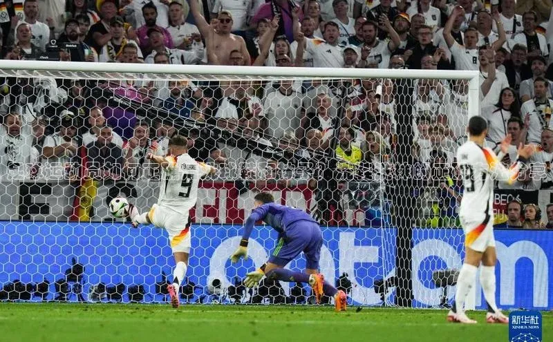 九游登录一径科技足球运动员如何正确清洗球鞋和袜子？洗鞋洗袜的正确方法分享